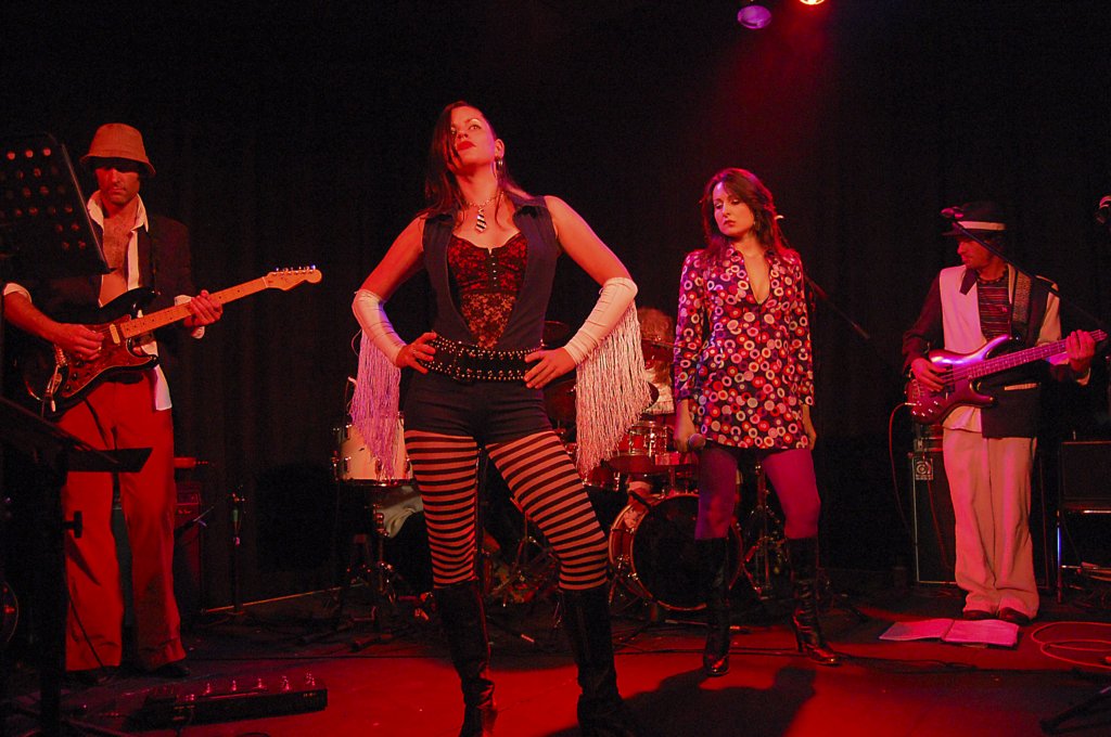 photo100.jpg