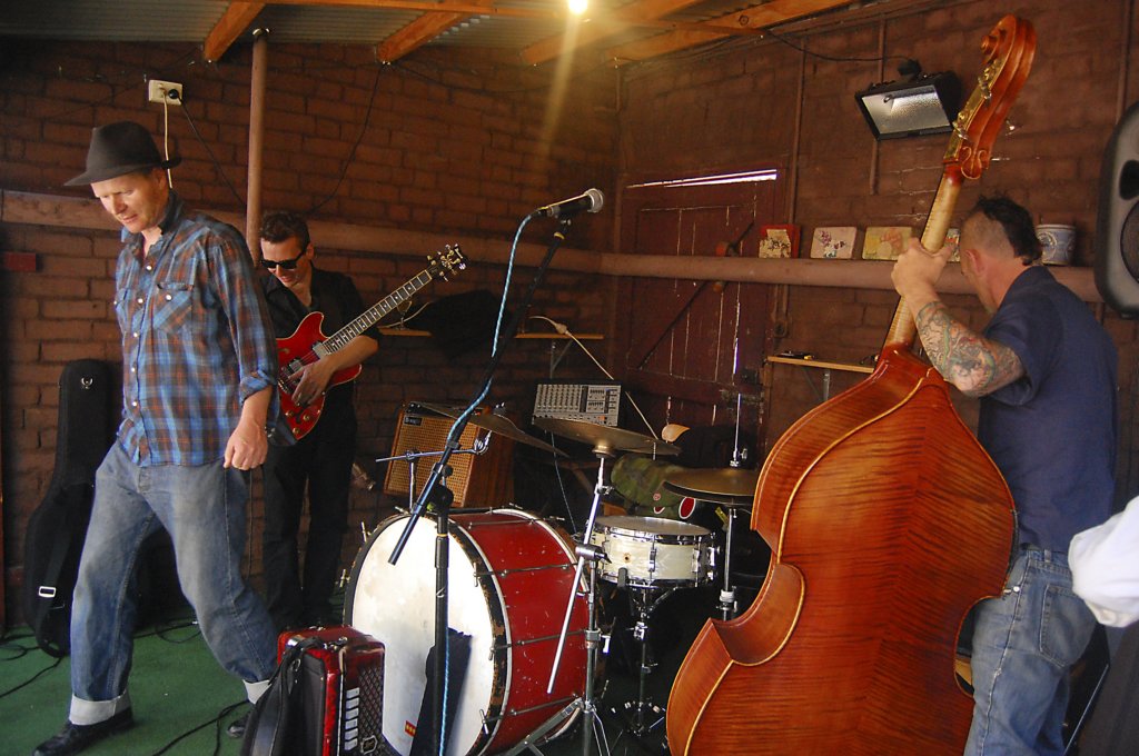 photo1.jpg